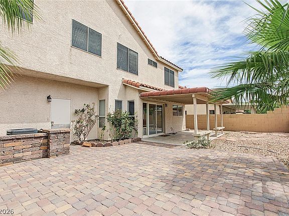 3rd image of 2909 Sarina Ave