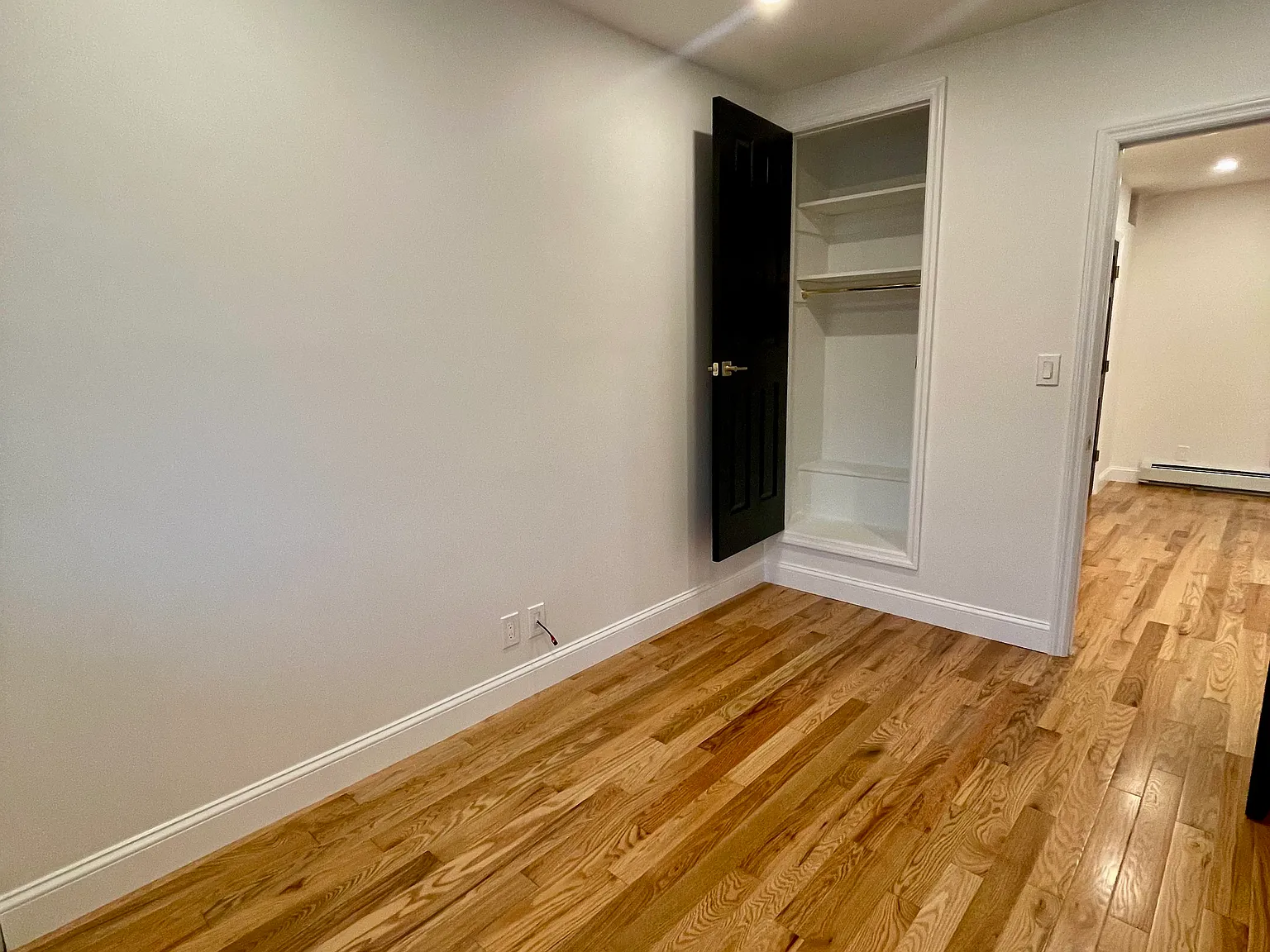 3 bed, 1200 sqft, $3,200 — Photo 3