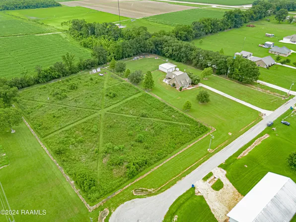 1036 Nook Dr, Arnaudville, LA 70512