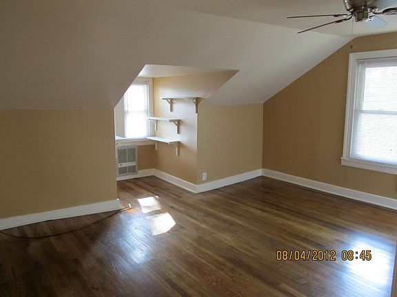 living room--without furniture