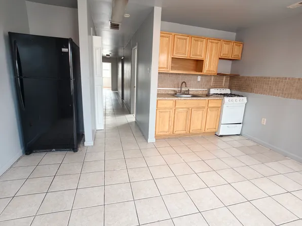 643 N 33rd St Floor 2, Philadelphia, PA 19104