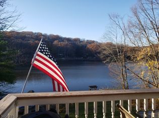 84 Lake Shore Rd E, Stockholm, NJ 07460