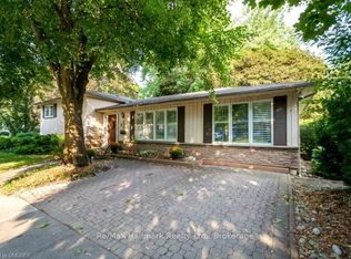 471 Anthony Dr, Oakville, ON L6J 2K6