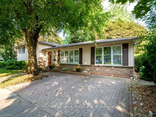 471 Anthony Dr, Oakville, ON L6J 2K6