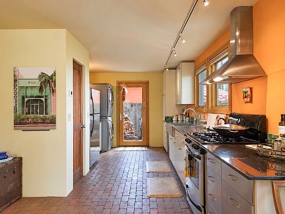5th image of 609 Zuni Street #One
