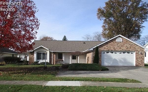 1st image of 918 Maplewood St