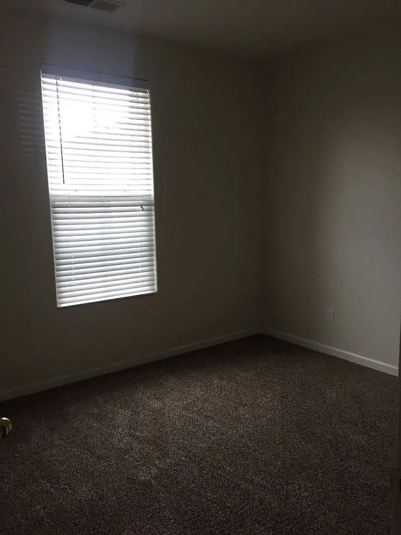 2 bed 2 bath gated community home! — Photo 2