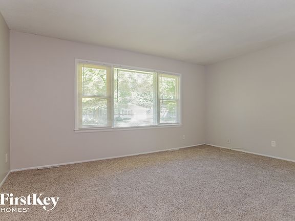 3rd image of 9319 Palmer Ave