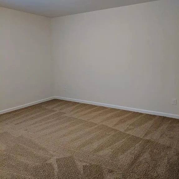 1033 Hidden Meadow Rd — Photo 6