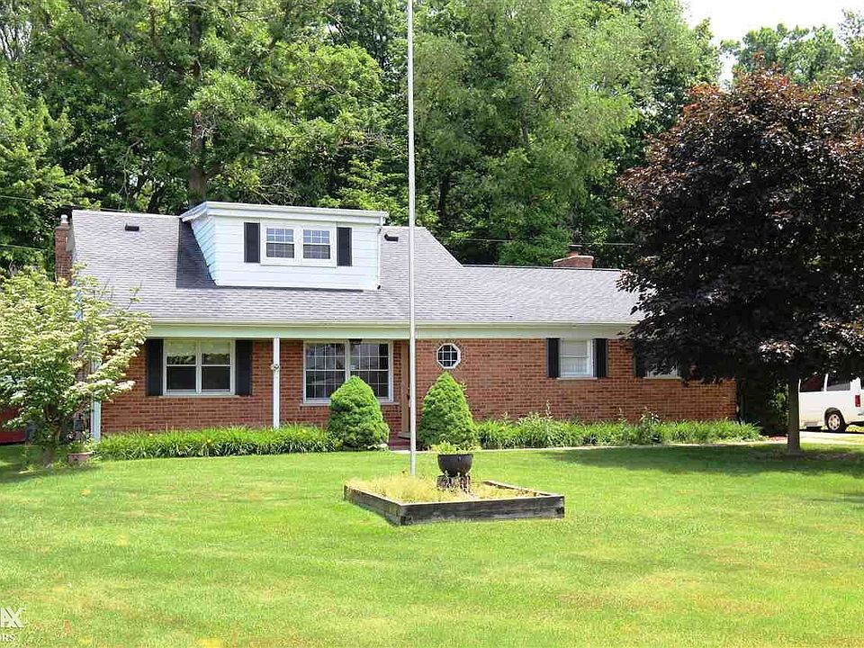1st image of 47868 Sonnett Dr