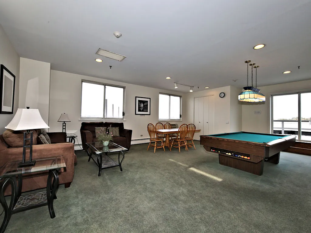 Luxury Condo for Rent — Photo 2