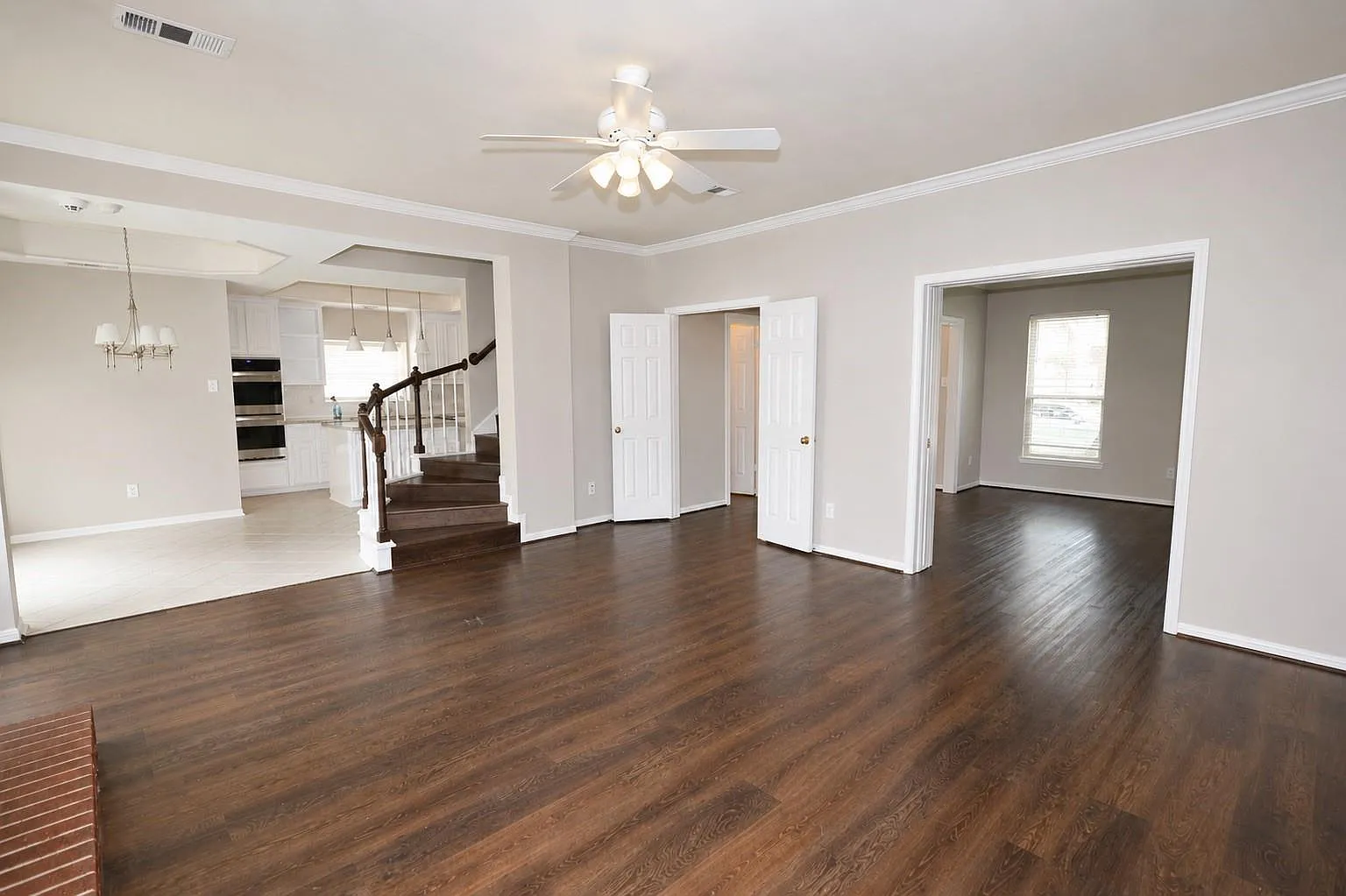 4 bed, 2.5 bath, 2442 sqft, $2,600 — Photo 3