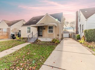 8126 Standard Ave, Center Line, MI 48015