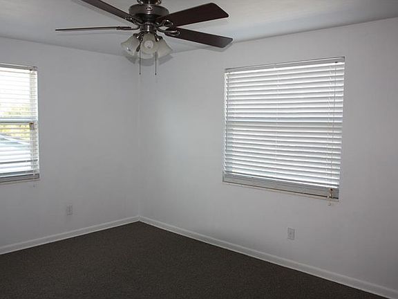 4th image of 6411 Town N Country Blvd