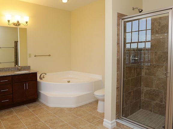 Deluxe Master Bathroom