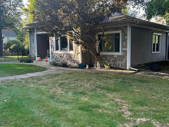 2nd image of 603 W 3rd St
