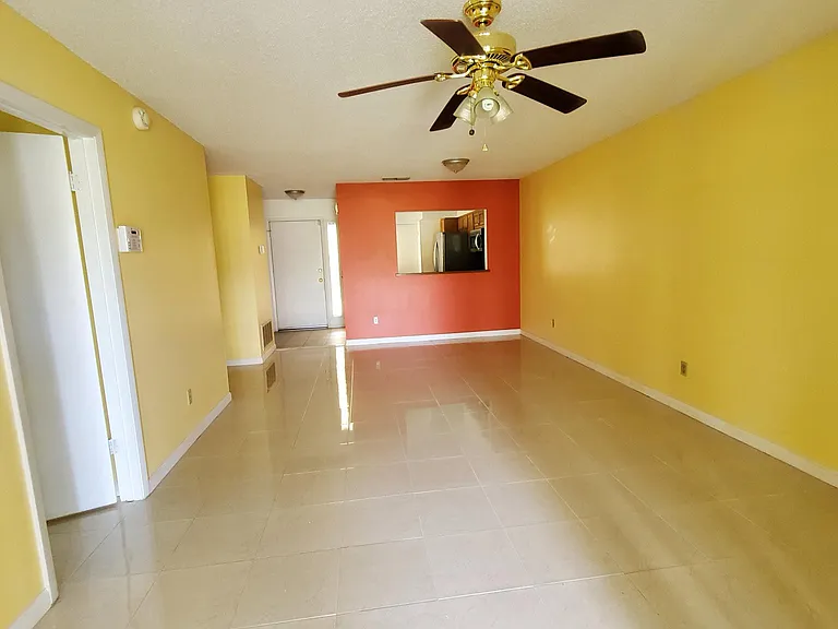 4340 Middlebrook Rd — Photo 2