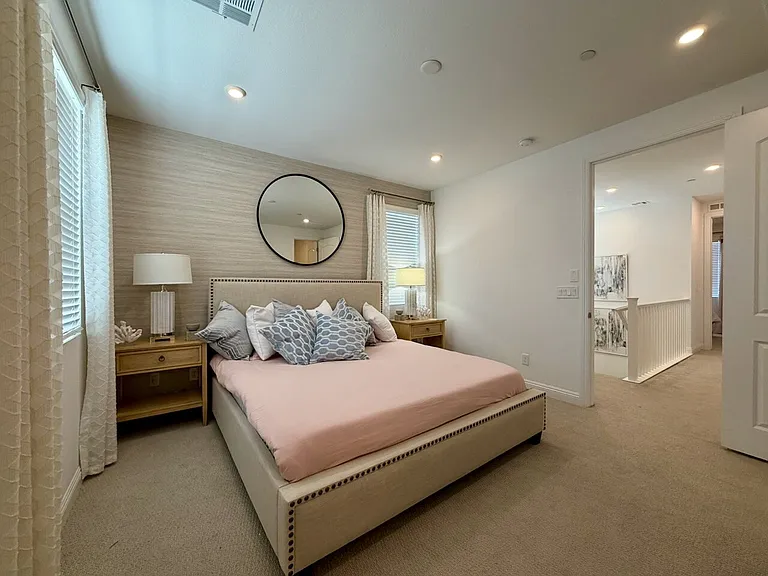 802 Royal Beekman St — Photo 29