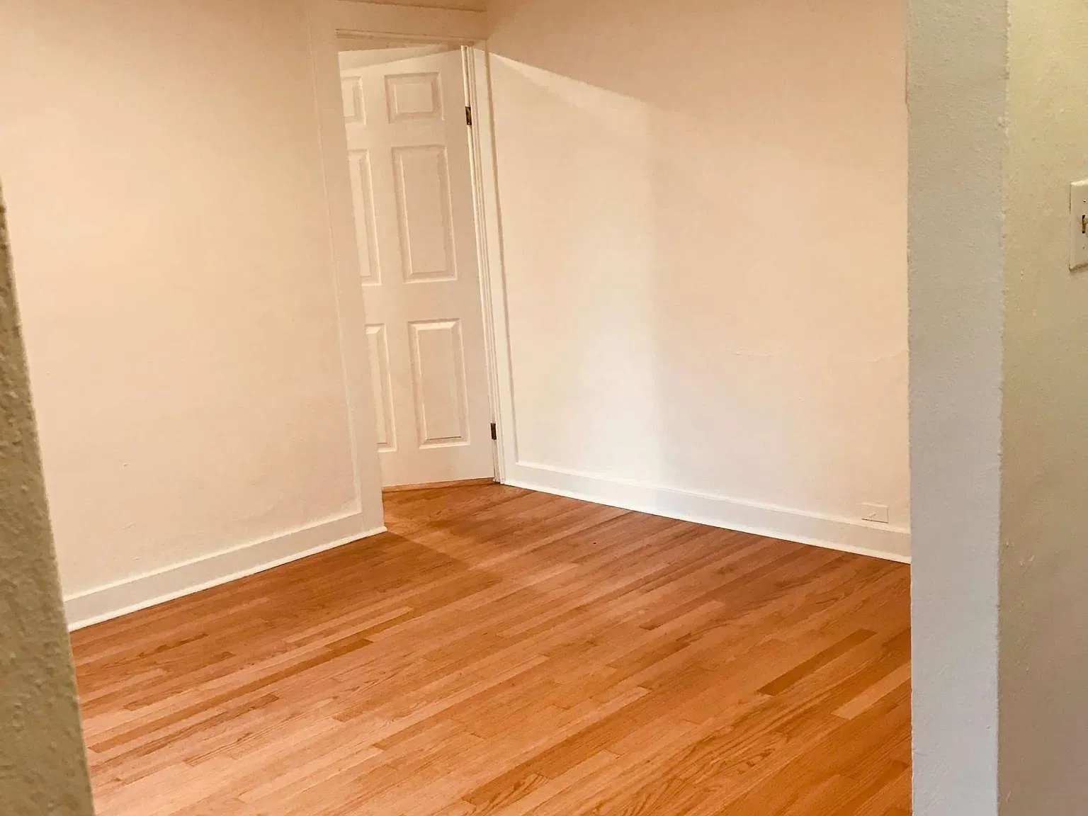 1 bed, 871 sqft, $2,600 — Photo 3