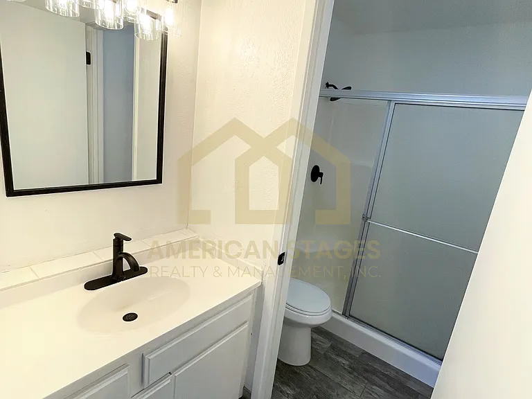 916 N M Pl — Photo 23