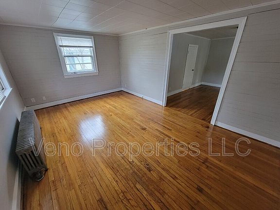 5th image of 83 Middle St #1