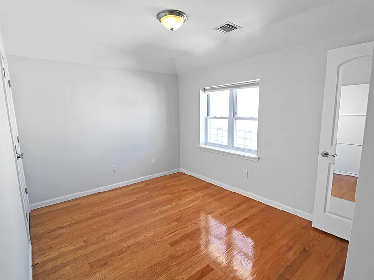 3617 194th St #3 — Photo 5