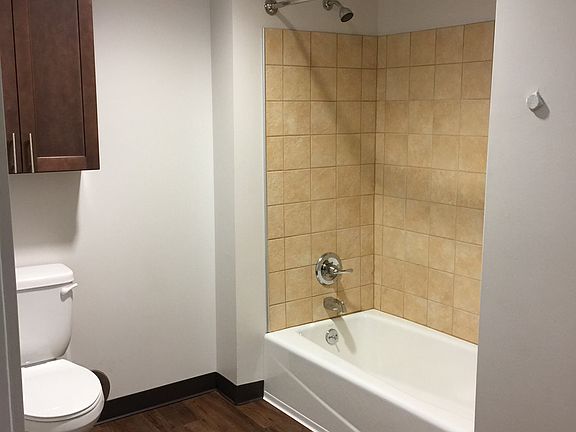 5th image of 401 S 2nd St APT B105