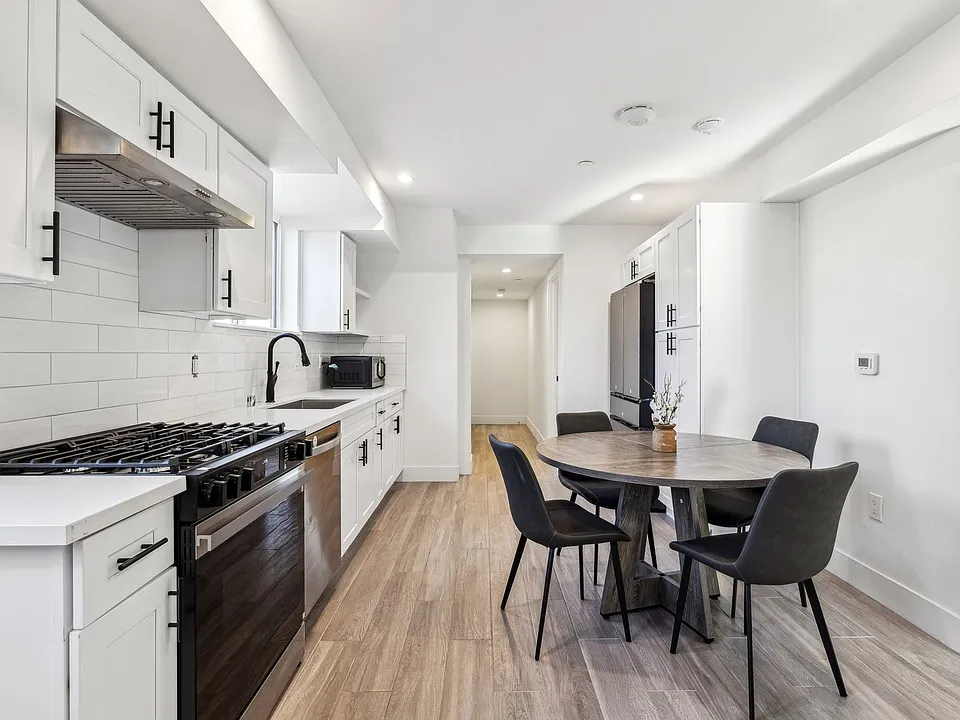 MH Liping 3505 Raymond Ave