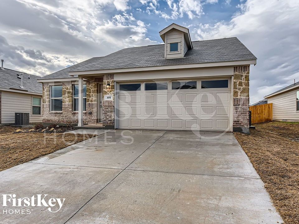 1st image of 305 Dry Canyon Way