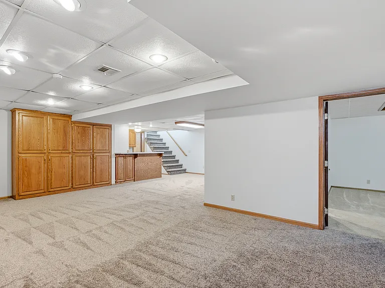 7804 N Seneca St — Photo 17