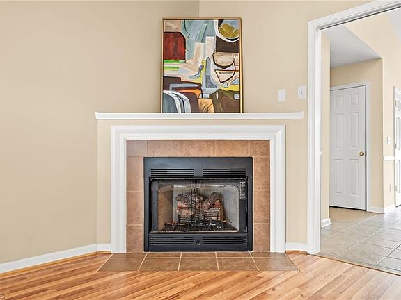 4th image of 3925 Parkview Ct