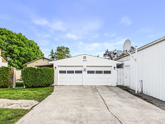 5th image of 3422 6th St