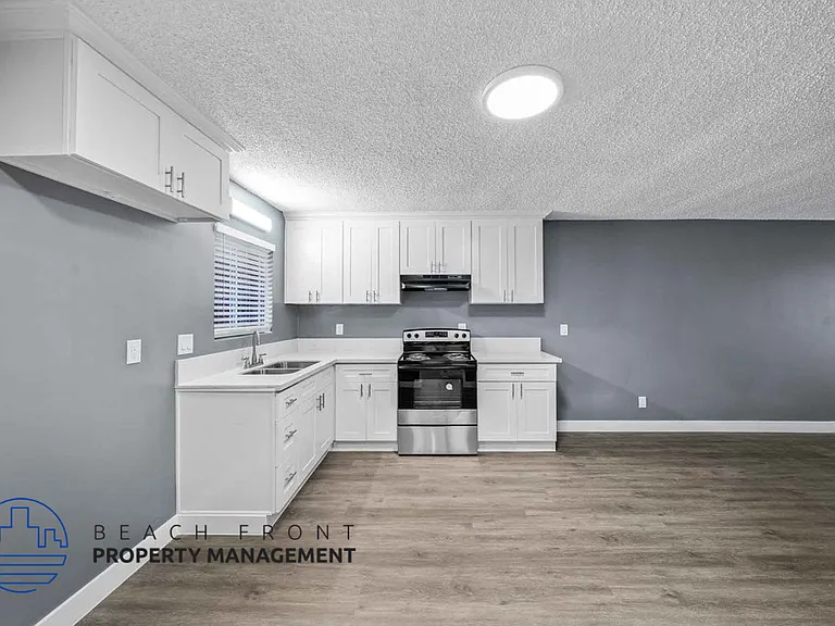 1021 N. Flower St. — Photo 4