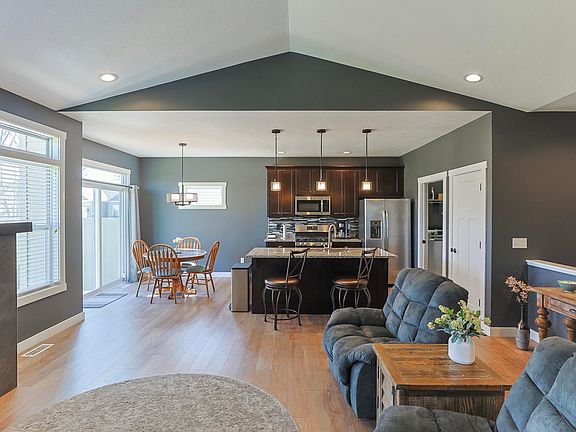 5th image of 1124 Wellsley Ct