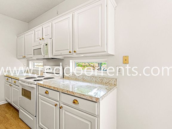 5th image of 679 Mountain Pine Dr