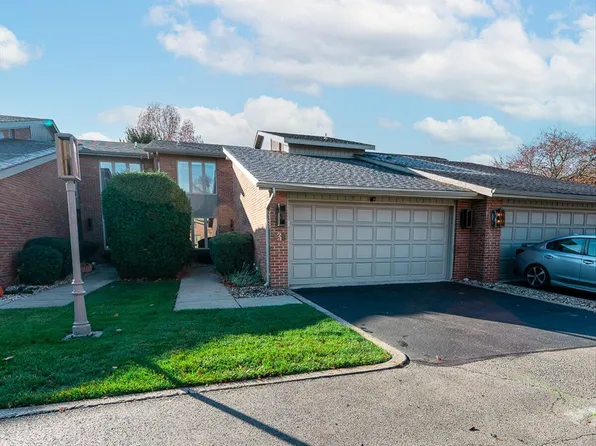 239 Carnoustie Ct, Schererville, IN 46375