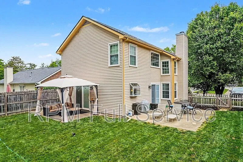 3 bed, 3.0 bath, 1598 sqft, $3,500 — Photo 2