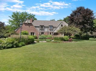 W311N4986 Old Steeple Ct, Hartland, WI 53029