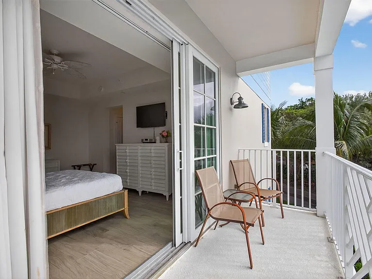 834 Bay Colony Dr S — Photo 29
