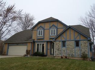 8408 W 113th St, Overland Park, KS 66210
