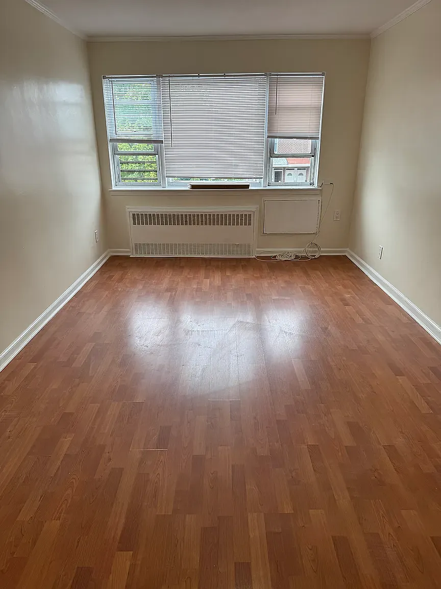 114 Avenue N — Photo 3