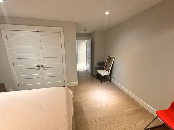 3rd image of 2459 Lawson Ave