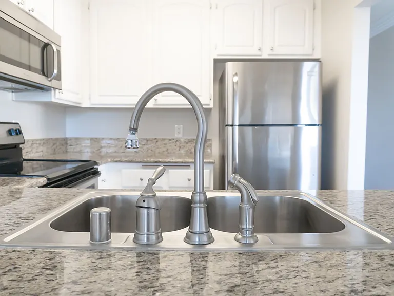 Viewpoint Luxury Apartments — Photo 7