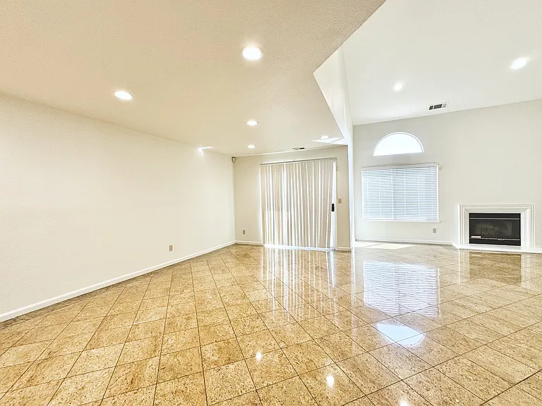 4378 Conejo Dr — Photo 10
