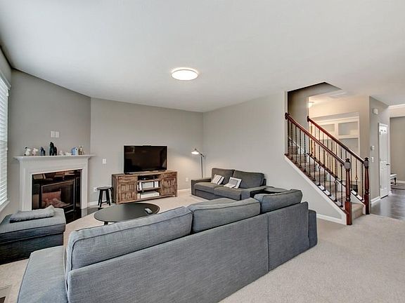 3rd image of 10879 Chapel Woods Blvd S