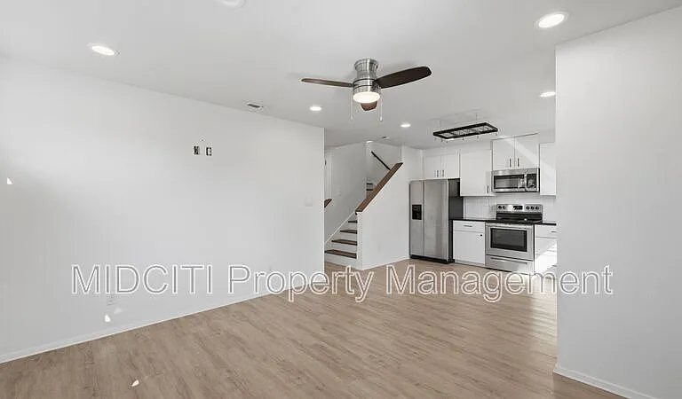 1198 Green Hill Dr — Photo 9
