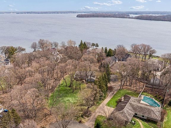 3rd image of 21XX Huntington Point Rd E