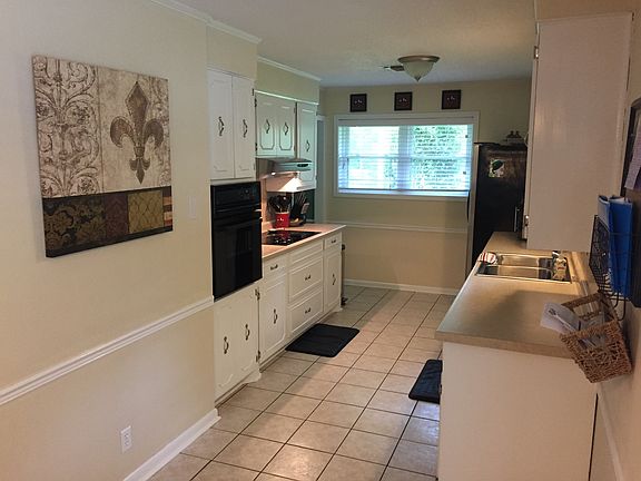 3rd image of 146 Bonnie Brook Dr