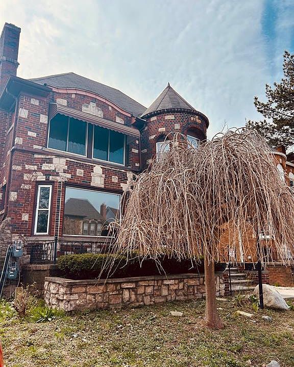 2nd image of 4053 Tyler St
