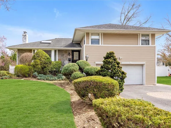 170 Birchwood Park Drive, Jericho, NY 11753